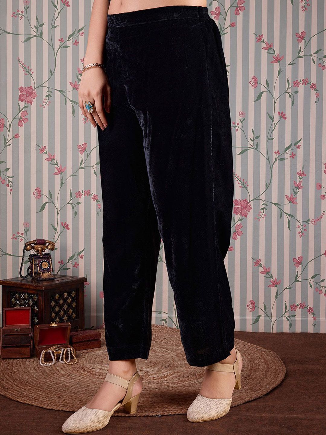 Ode by House of Pataudi V Neck Gotta Patti Velvet Straight Kurta with Trousers & Dupatta - Distacart