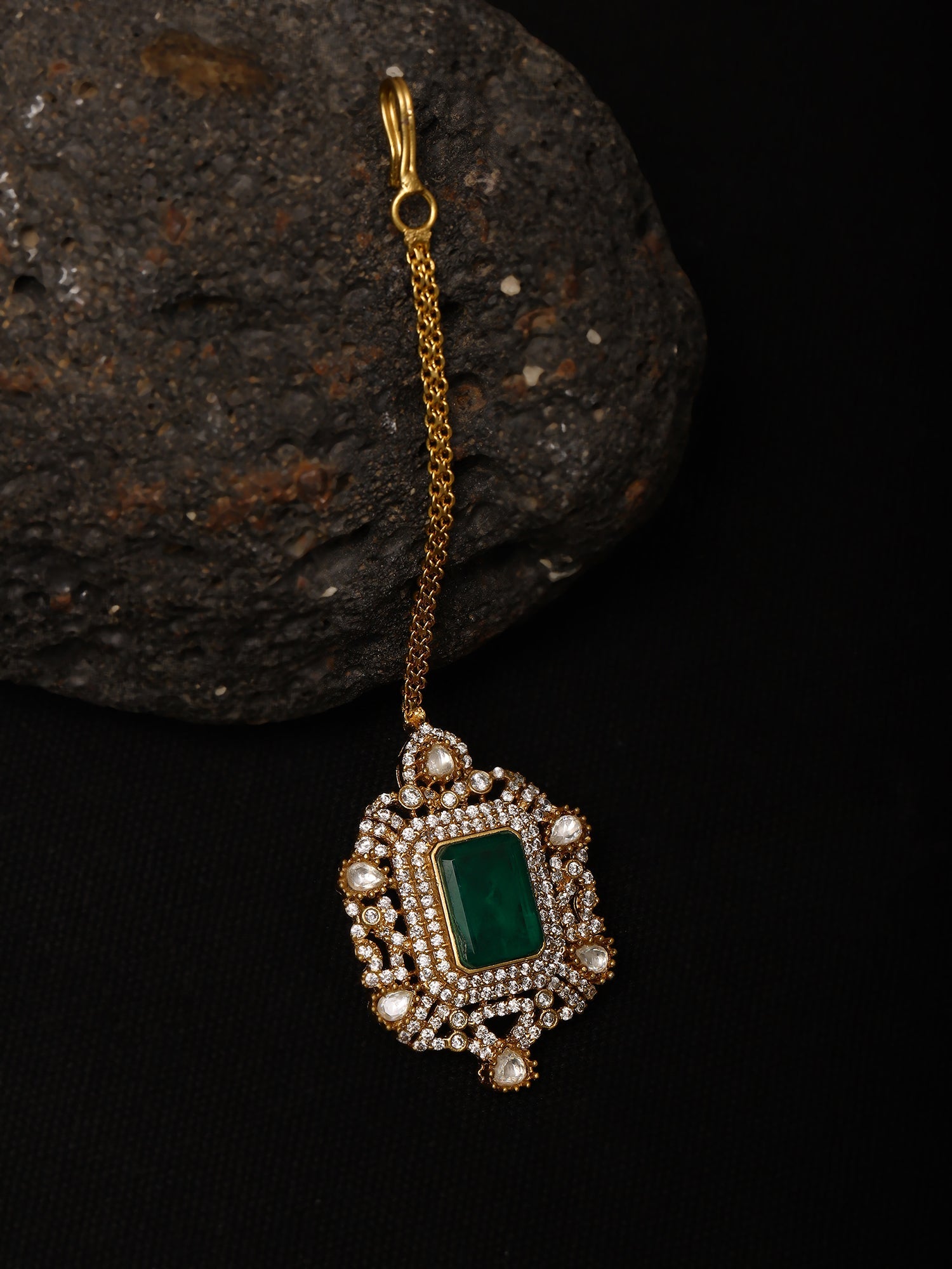 Kundan Maang Tikka with Diamonds & Emerald Stone - Ruby Raang - Distacart