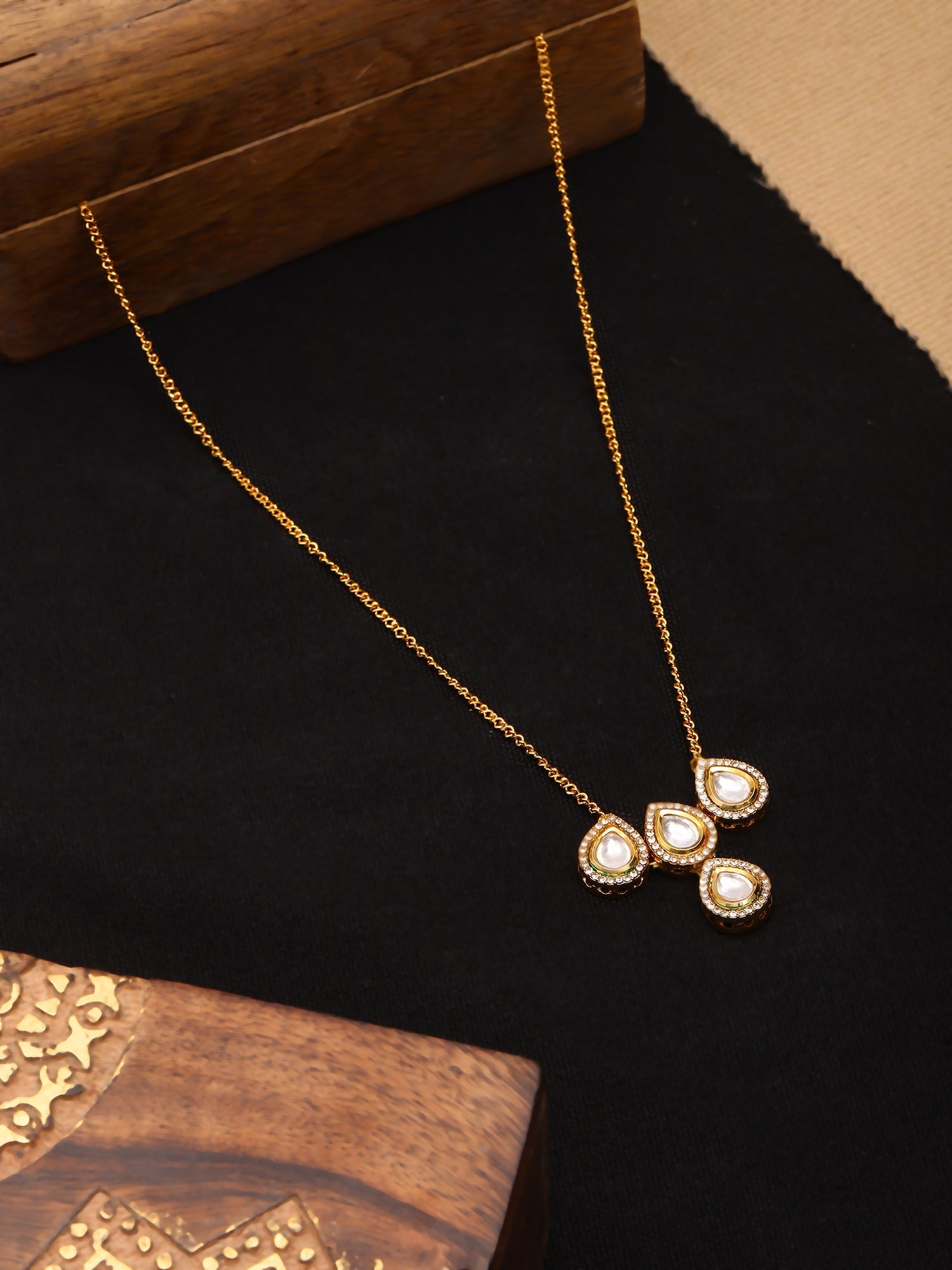 Kundan Golden Necklace - Ruby Raang - Distacart