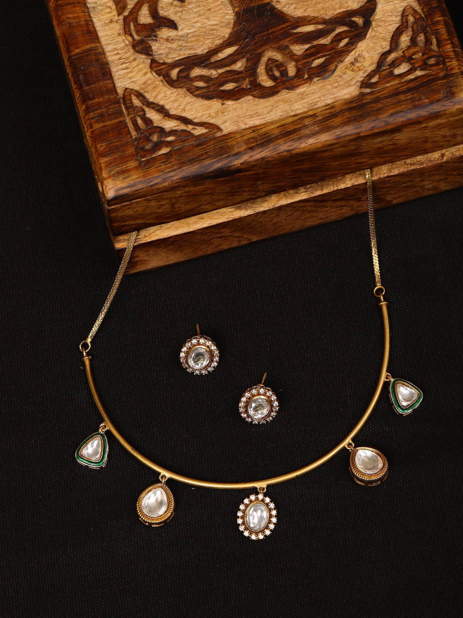 Kundan Hasli with Matching Studs - Ruby Raang - Distacart