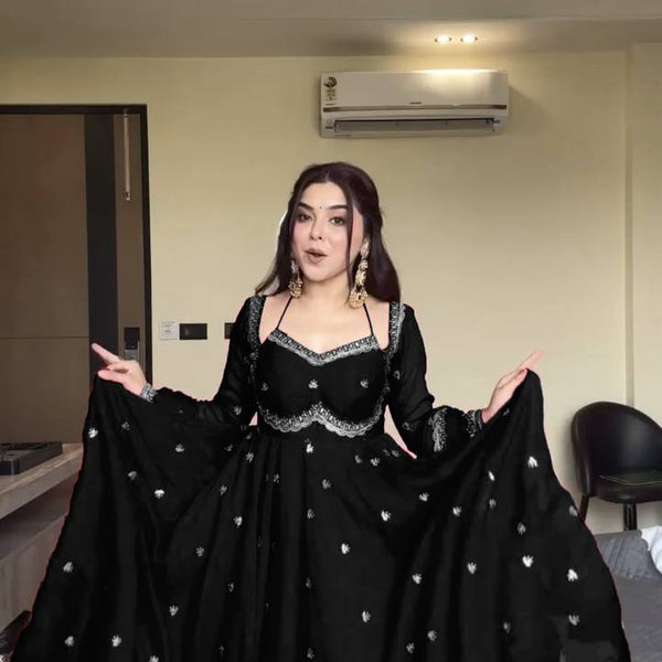 Prazu Fashion Black Georgette Thread Sequence Anarkali Suit