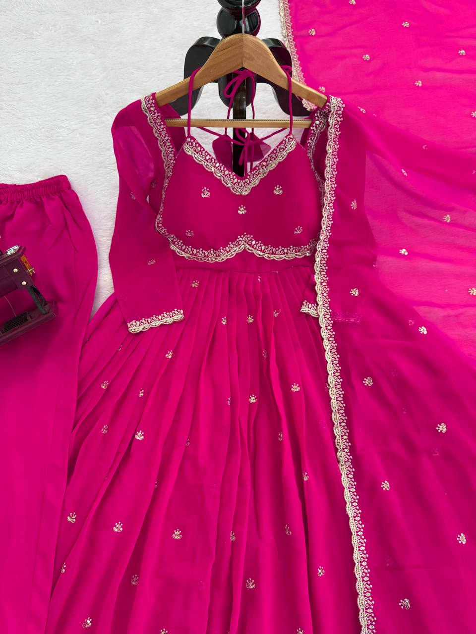 Prazu Fashion Pink Georgette Thread Sequin Anarkali Suit