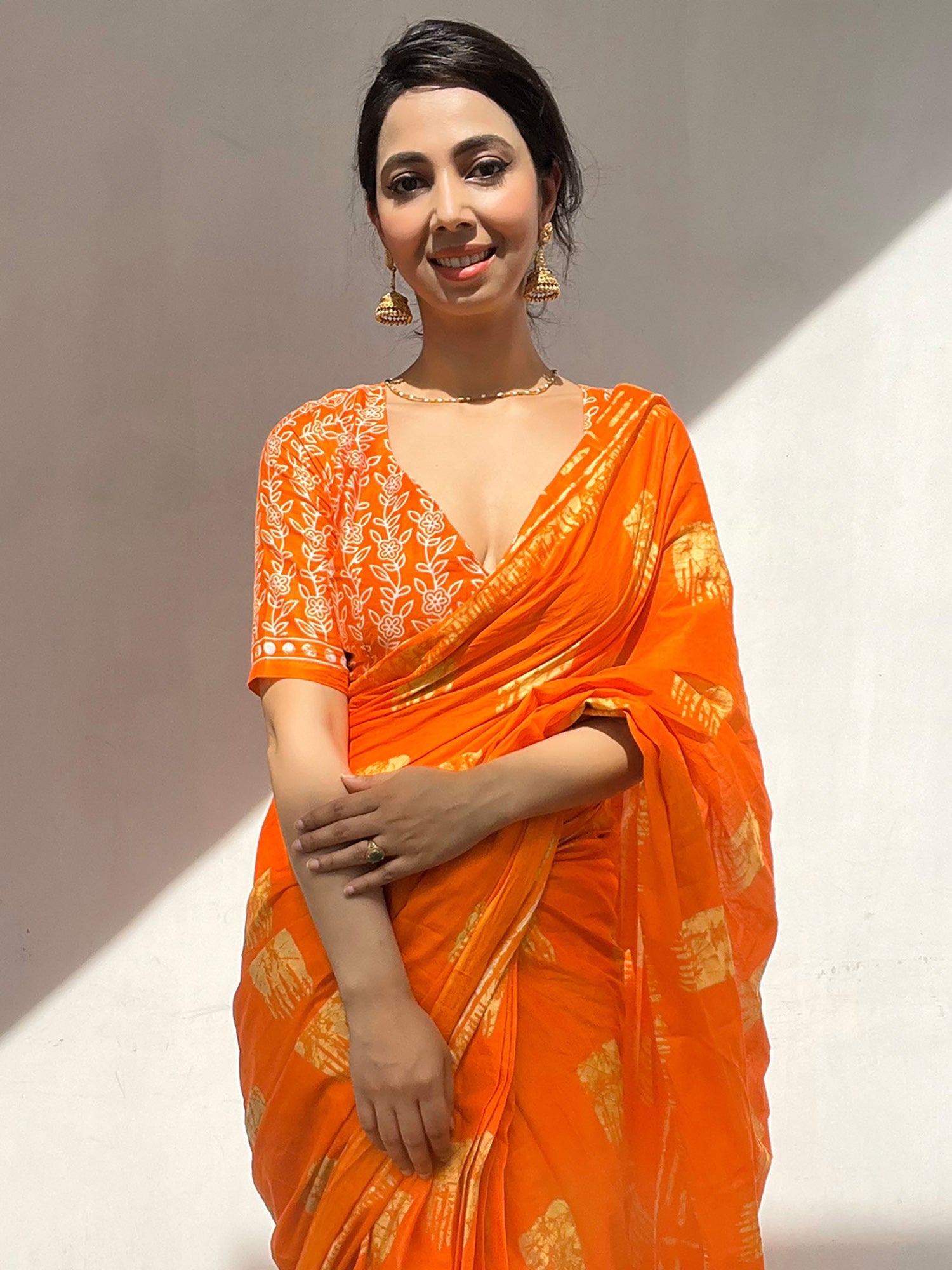 NOZ2TOZ Women's Cotton Orange Printed Designer Saree With Blouse Piece - Distacart