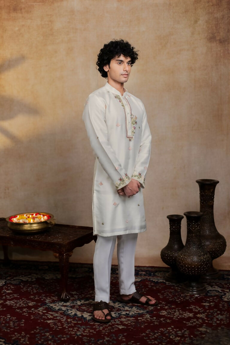 Falling Raw Silk Off White Geometric Symphony Kurta Set By Hilo Design - Distacart