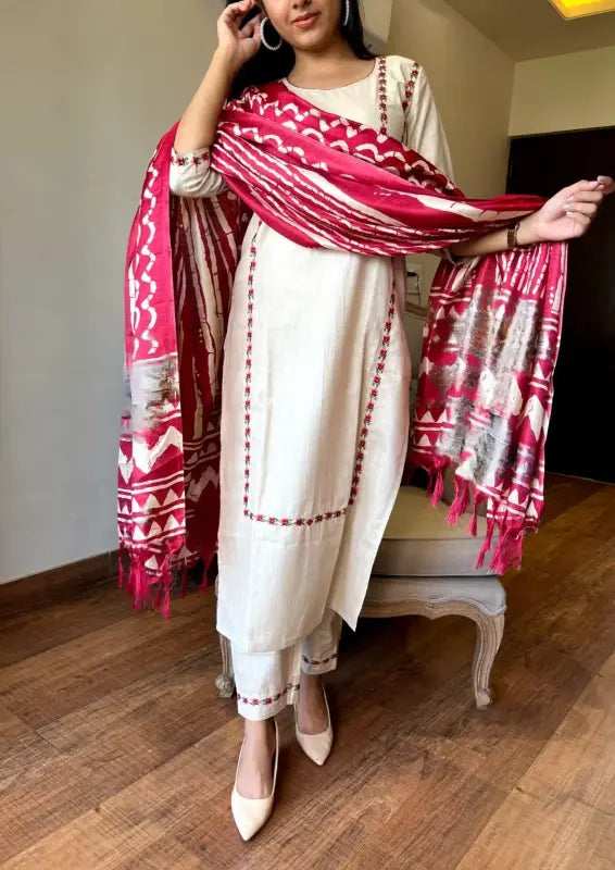 Malishka Women's Red Pure Cotton Embroidery Kurta Pant Set With Dupatta - Distacart