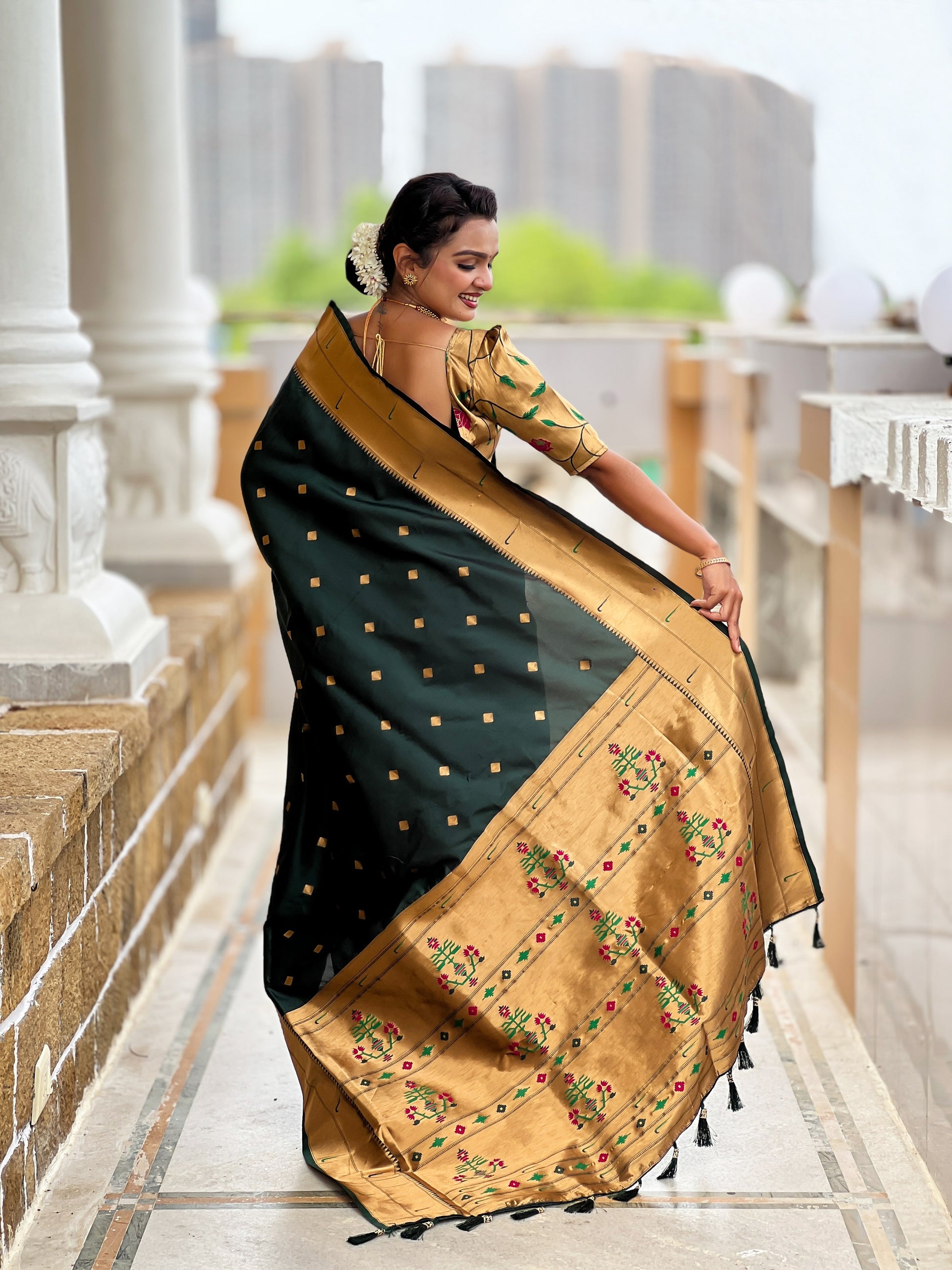 Vedant Vastram Soft Litchi Silk Paithani Jacquard Saree - Green - Dista