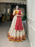 Thumbnail for Lorenvalley White And Red Pure Cotton Leheriya With Patola Print Lehenga Choli With Dupatta - Distacart