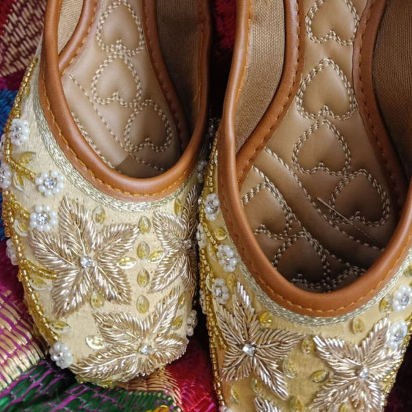 Desi Colour Women Indian Ethnic Footwear-Gold Dabka Flower - Distacart