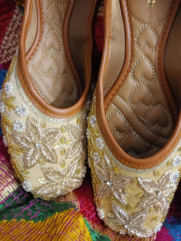 Desi Colour Women Indian Ethnic Footwear-Gold Dabka Flower - Distacart