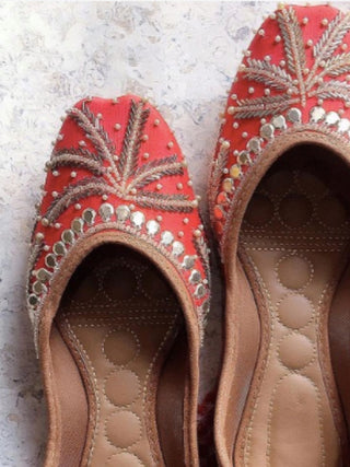Desi Colour Women Indian Ethnic Footwear-Red Half Wheel - Distacart