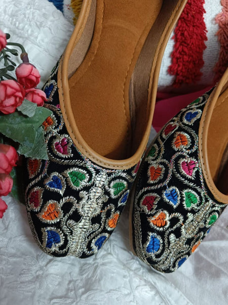 Desi Colour Women Indian Ethnic Footwear-Black Multi Floral - Distacart