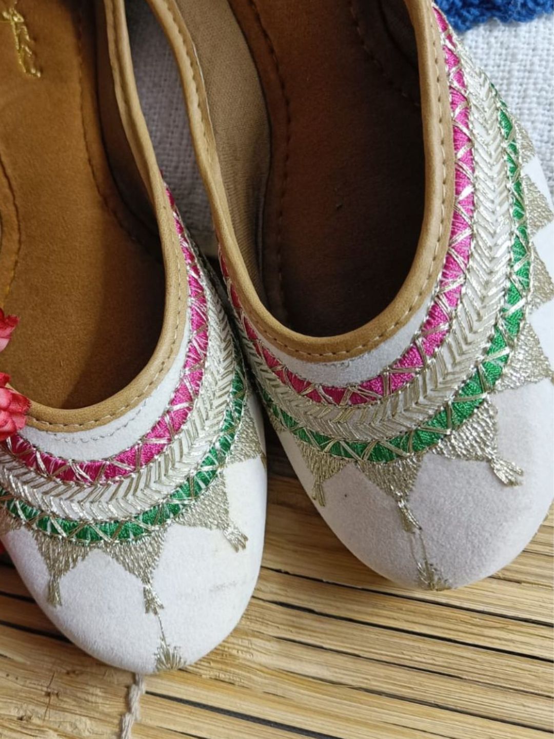 Desi Colour Women Indian Ethnic Footwear-White Zari Work