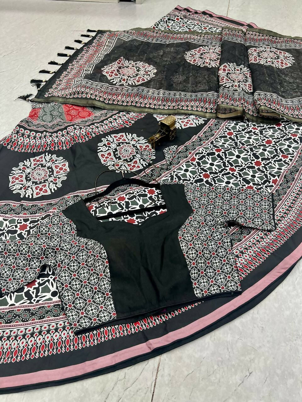 Preksha Creation Indian Navratri Special Cotton Women Lehenga Choli With print work and lucknowi print dupatta - Black - Distacart
