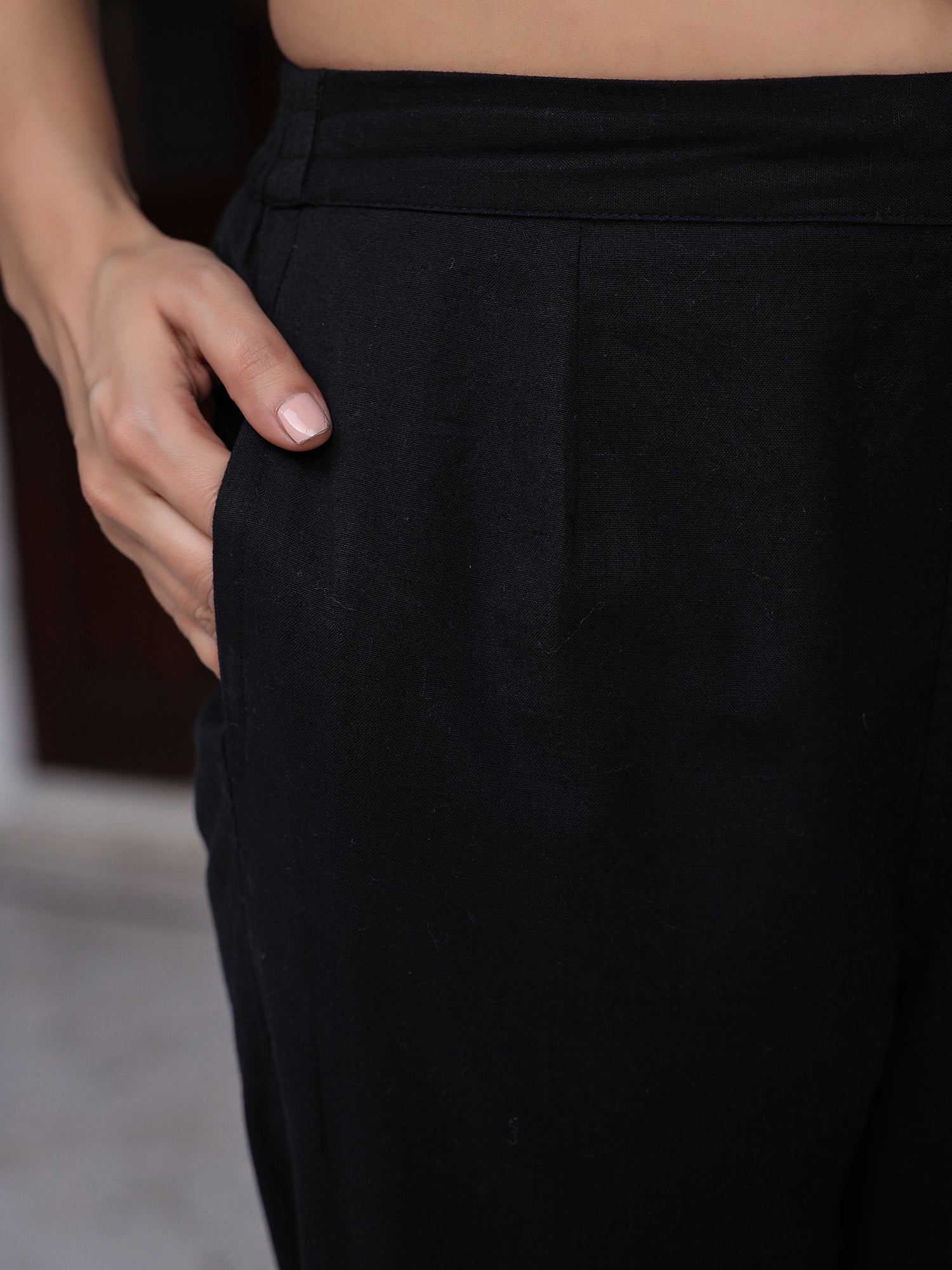 Juniper Black Solid Cotton Women Slim Fit Laced Pants With Single Side Pocket & Drawstring - Distacart