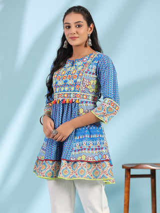 Juniper The Sujani Blue Floral Printed Pure Cotton Tunic With Thread Work - Distacart