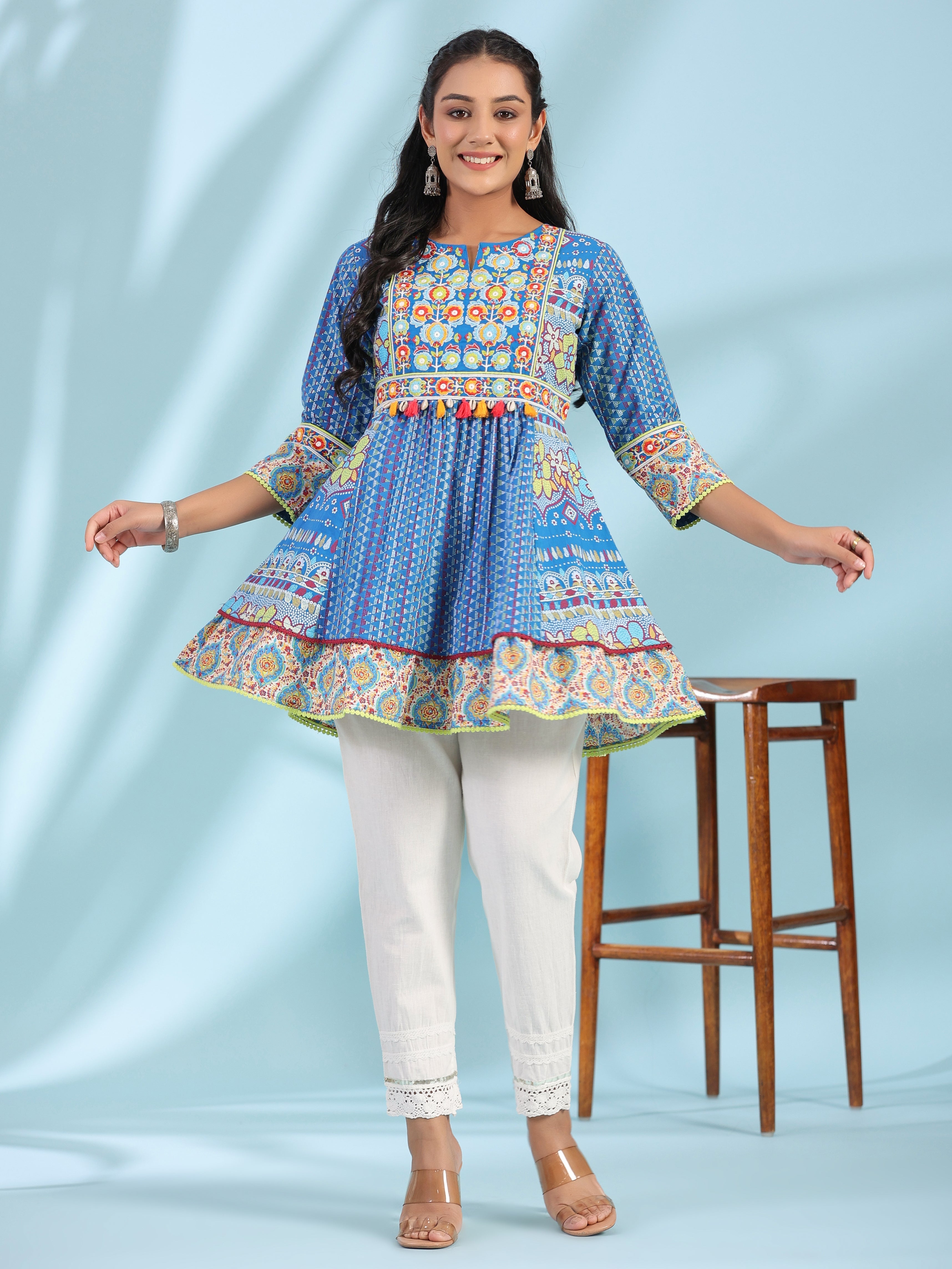 Juniper The Sujani Blue Floral Printed Pure Cotton Tunic With Thread Work - Distacart