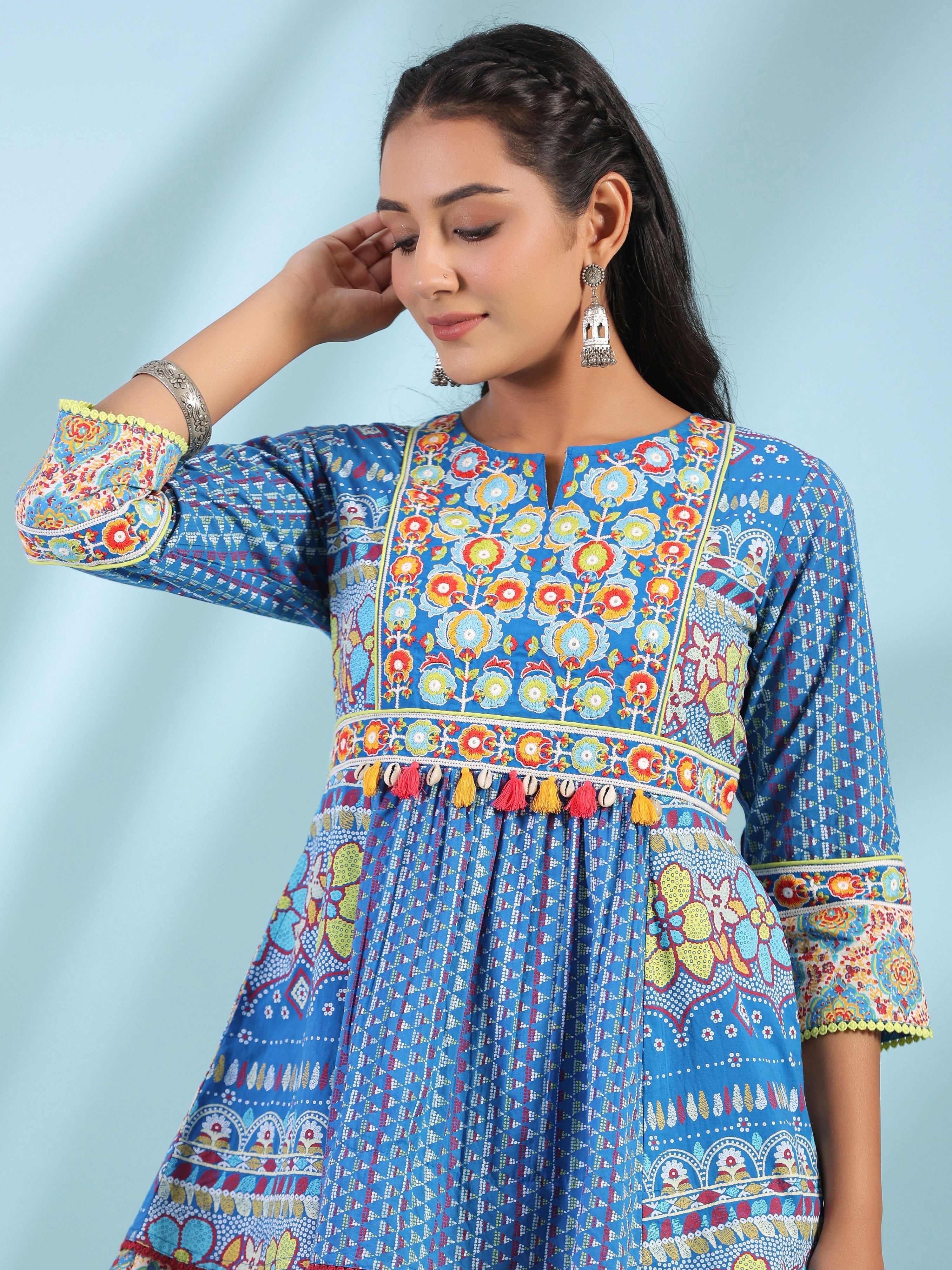 Juniper The Sujani Blue Floral Printed Pure Cotton Tunic With Thread Work - Distacart