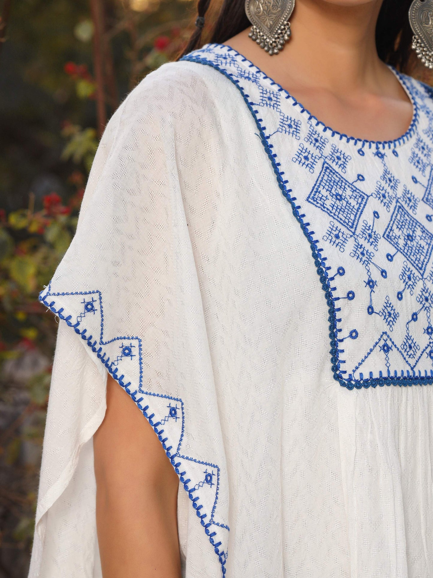 Juniper Women White Viscose Dobby Embroidered Tunic - Distacart