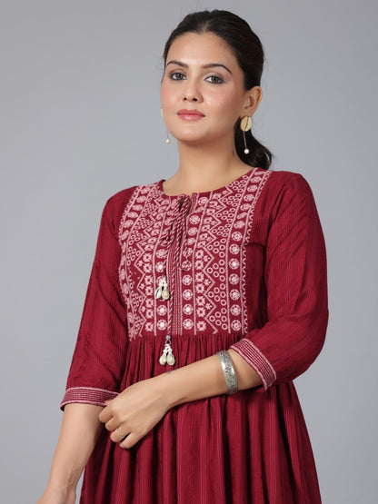 Juniper Women's Maroon Geometric Printed Rayon Tunic With Thread Work - Distacart