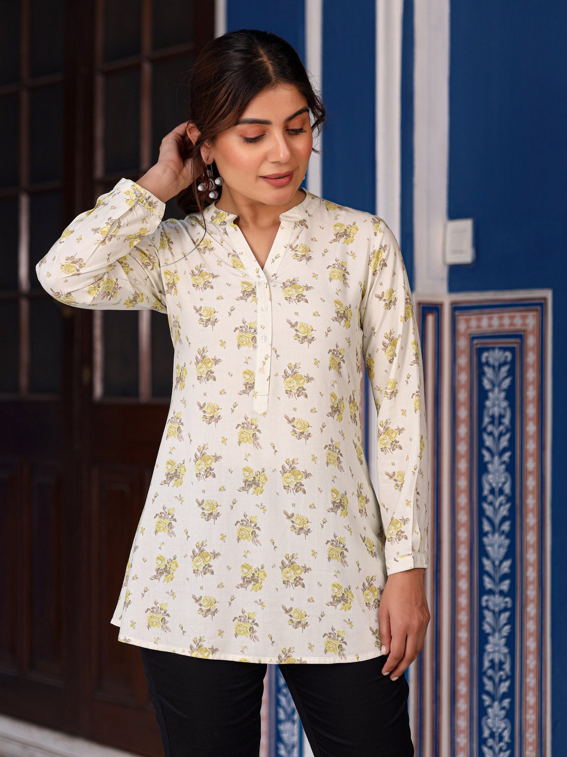 Juniper Women's Pista Green Floral Printed Tunic in Rayon - Distacart