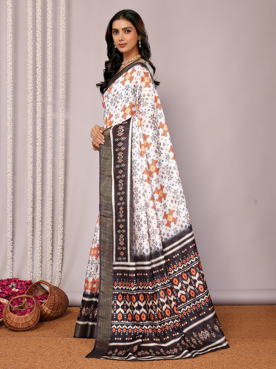 Janasya White & Black Chanderi Silk Ikkat Printed Saree