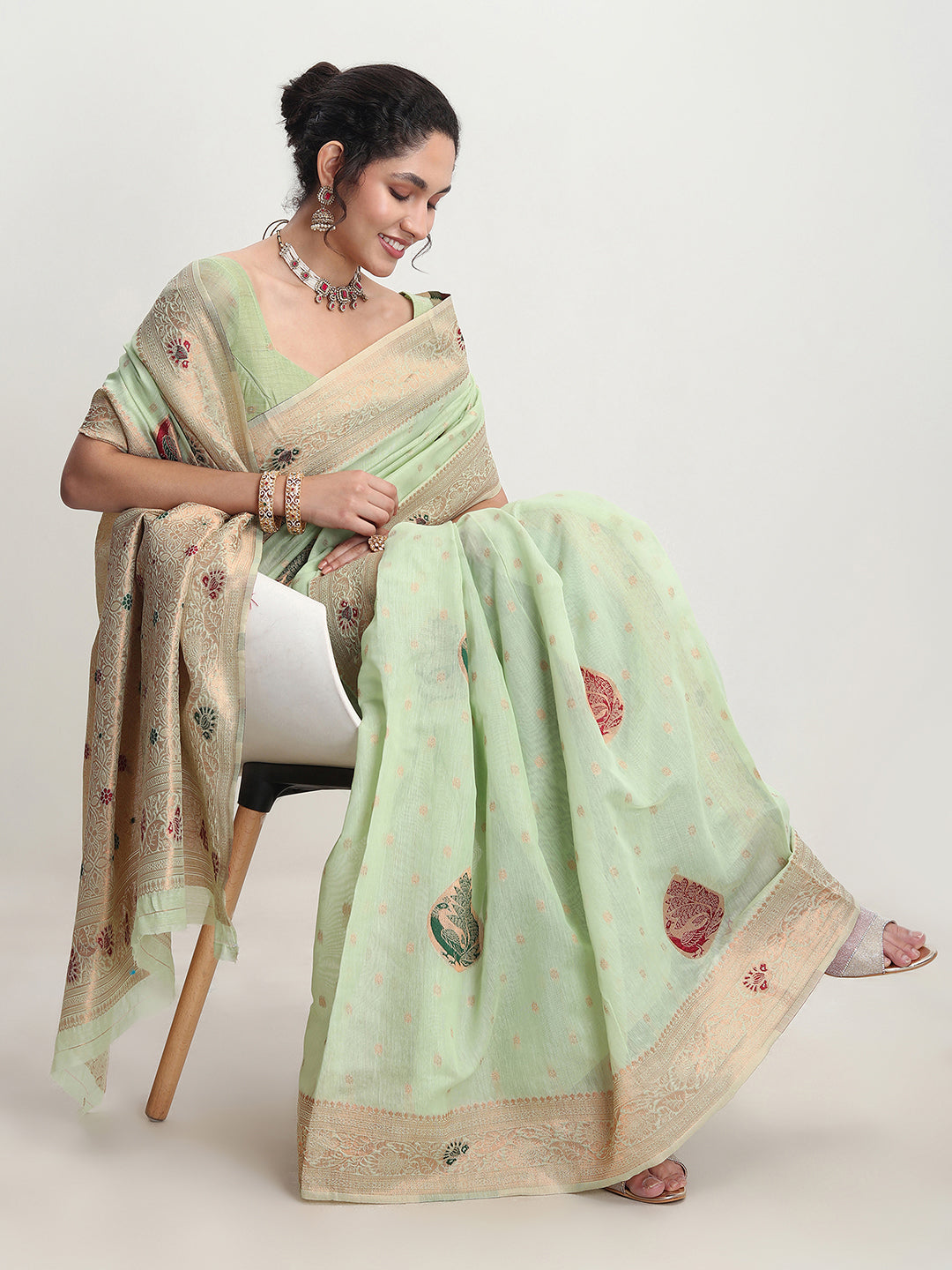 Janasya Light Green Linen Blend Kalamkari Jacquard Saree