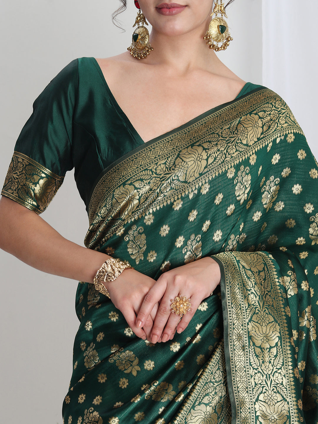 Janasya Green Silk Blend Floral Jacquard Saree - Distacart