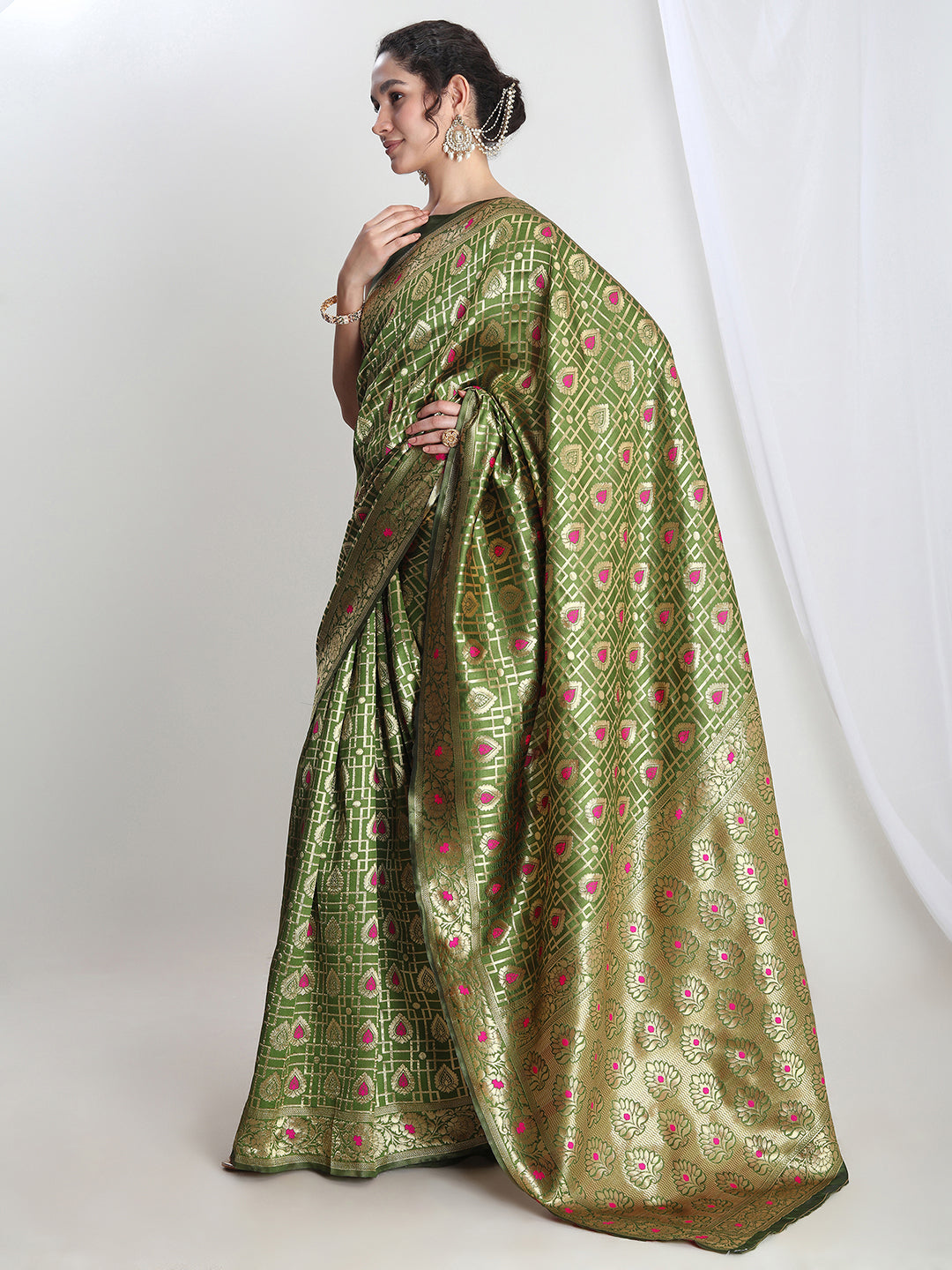 Janasya Green Silk Blend Ethnic Motifs Jacquard Saree - Distacart