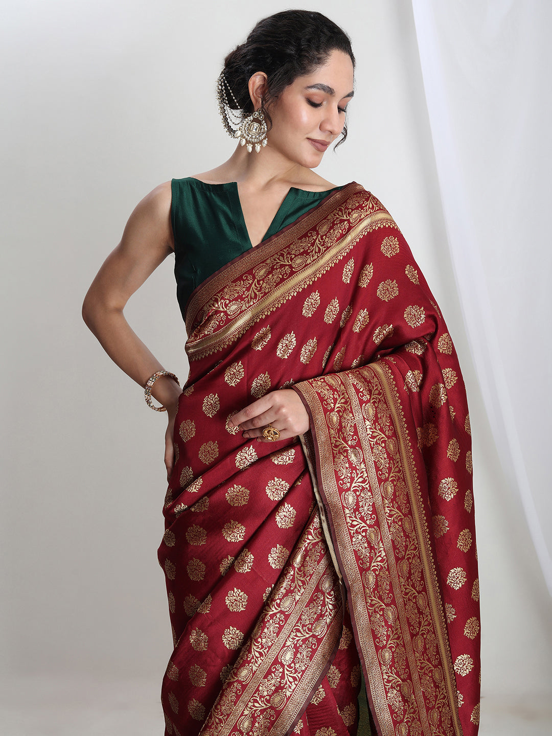 Janasya Maroon Silk Blend Floral Jacquard Saree