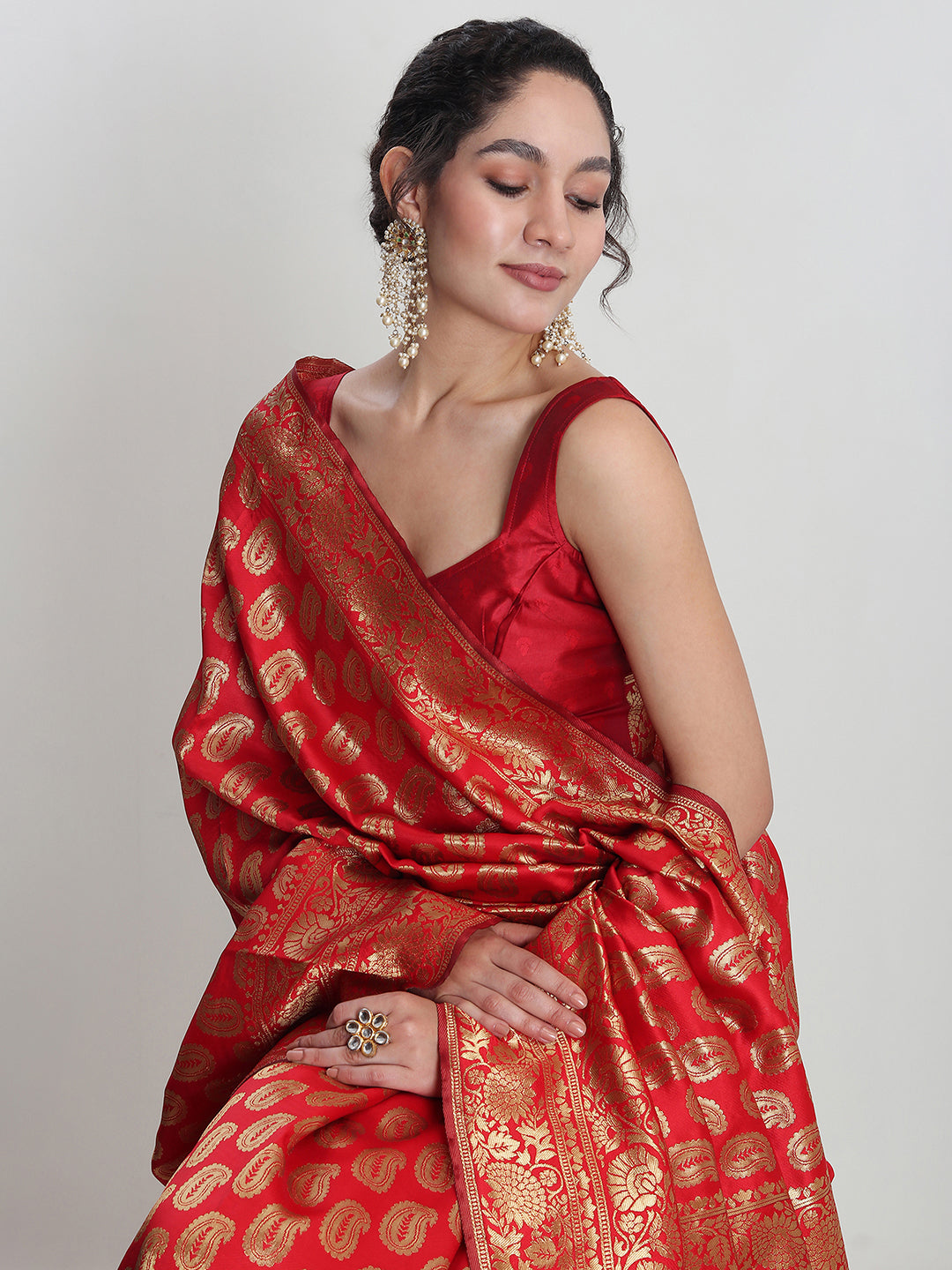 Janasya Red Silk Blend Paisley Jacquard Saree