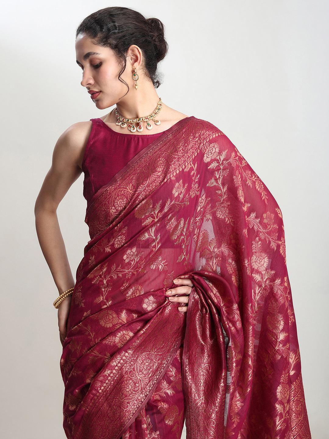 Janasya Magenta Silk Blend Floral Jacquard Saree