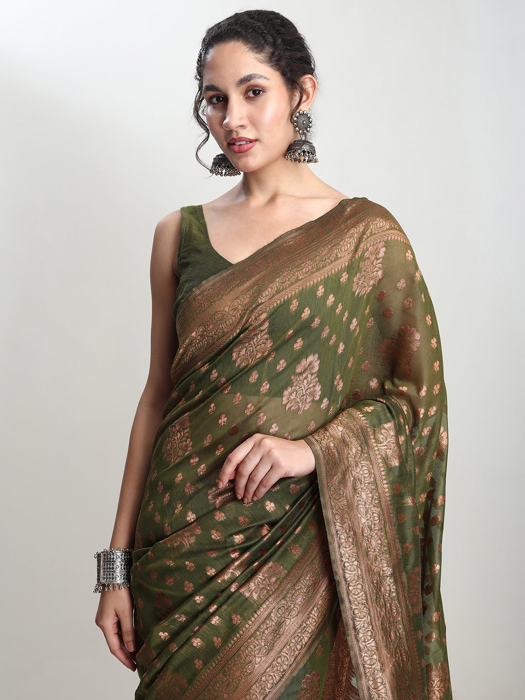 Janasya Green Silk Blend Floral Jacquard Saree