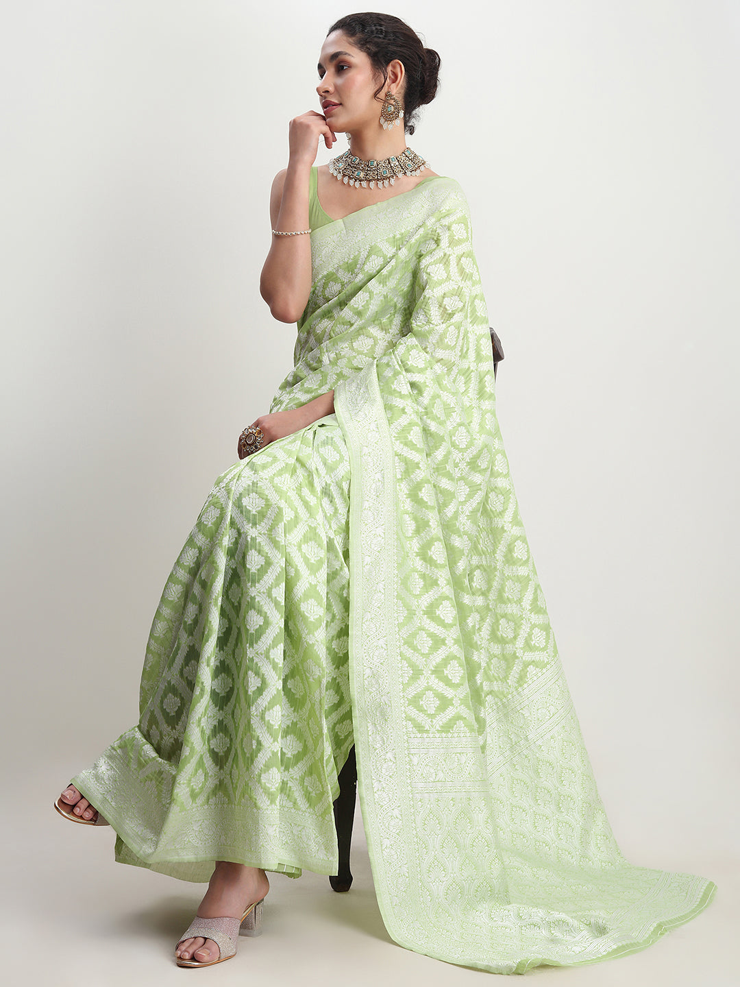 Janasya Light Green Silk Blend Floral Jacquard Saree