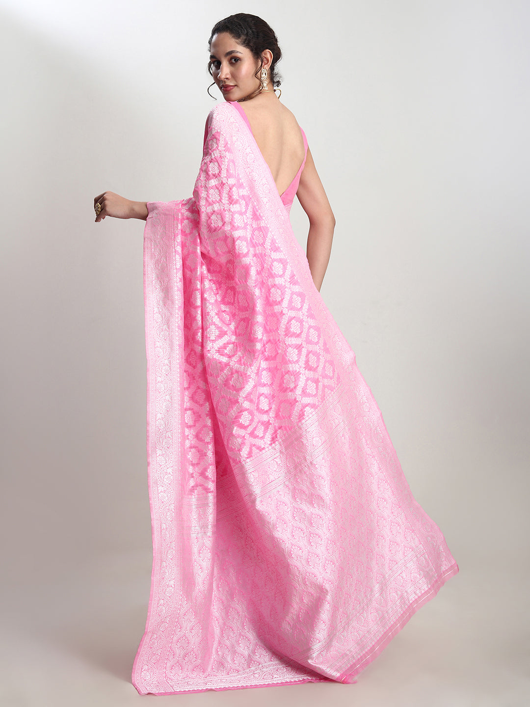 Janasya Pink Silk Blend Floral Jacquard Saree