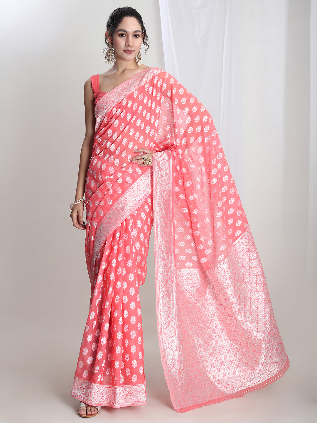 Janasya Coral Silk Blend Floral Jacquard Saree