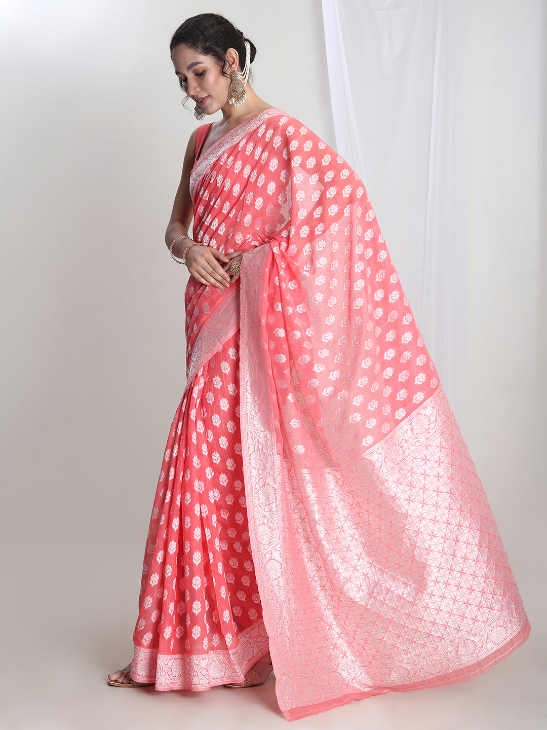 Janasya Coral Silk Blend Floral Jacquard Saree