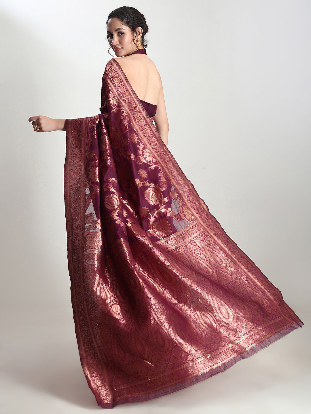 Janasya Purple Silk Blend Floral Jacquard Saree