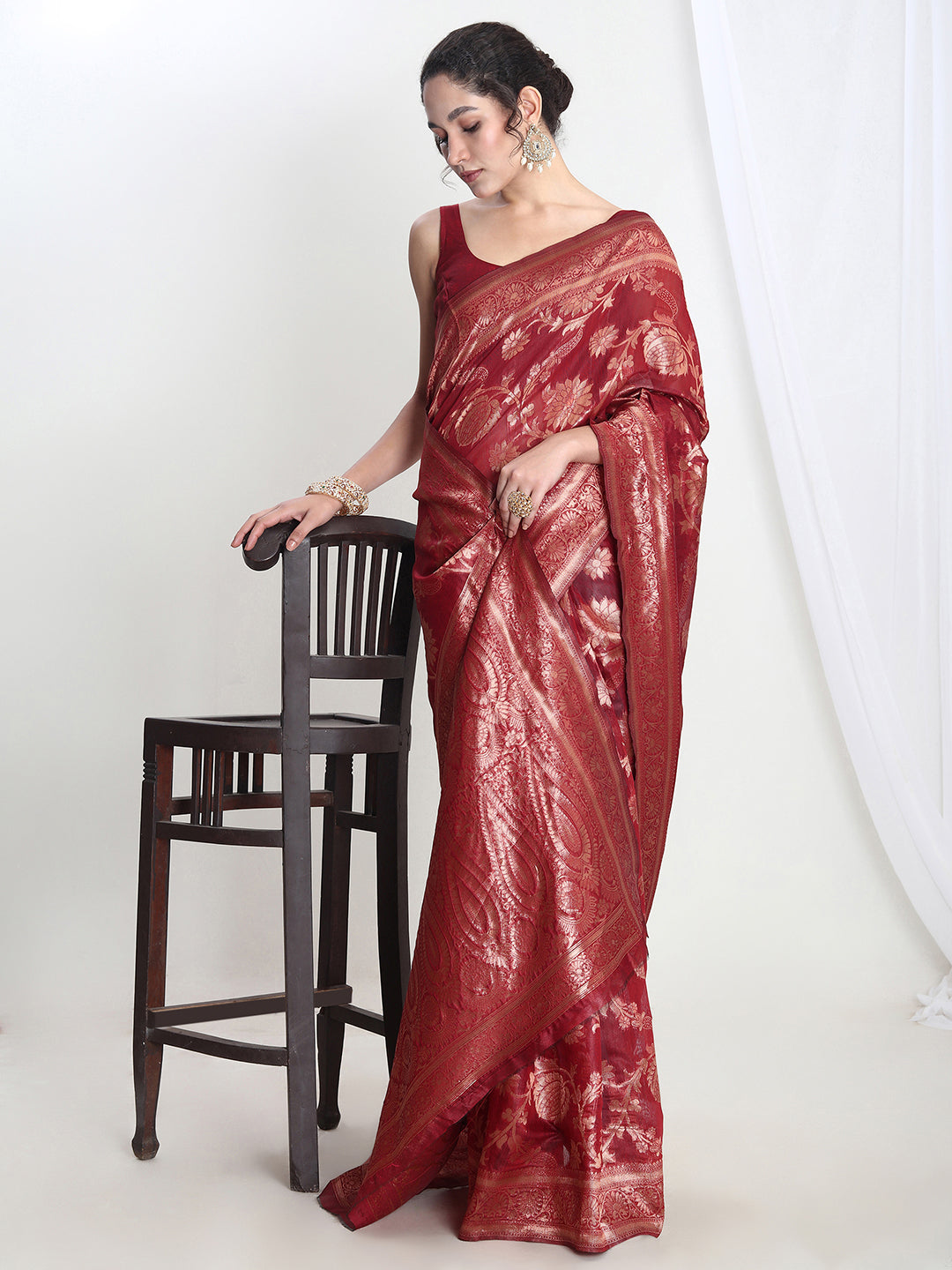 Janasya Red Silk Blend Floral Jacquard Saree
