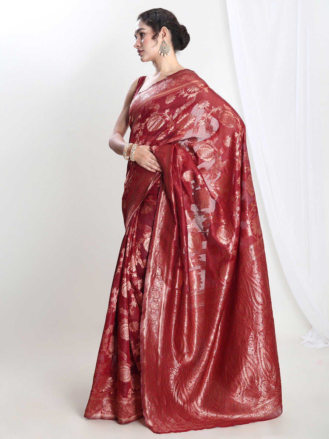 Janasya Red Silk Blend Floral Jacquard Saree