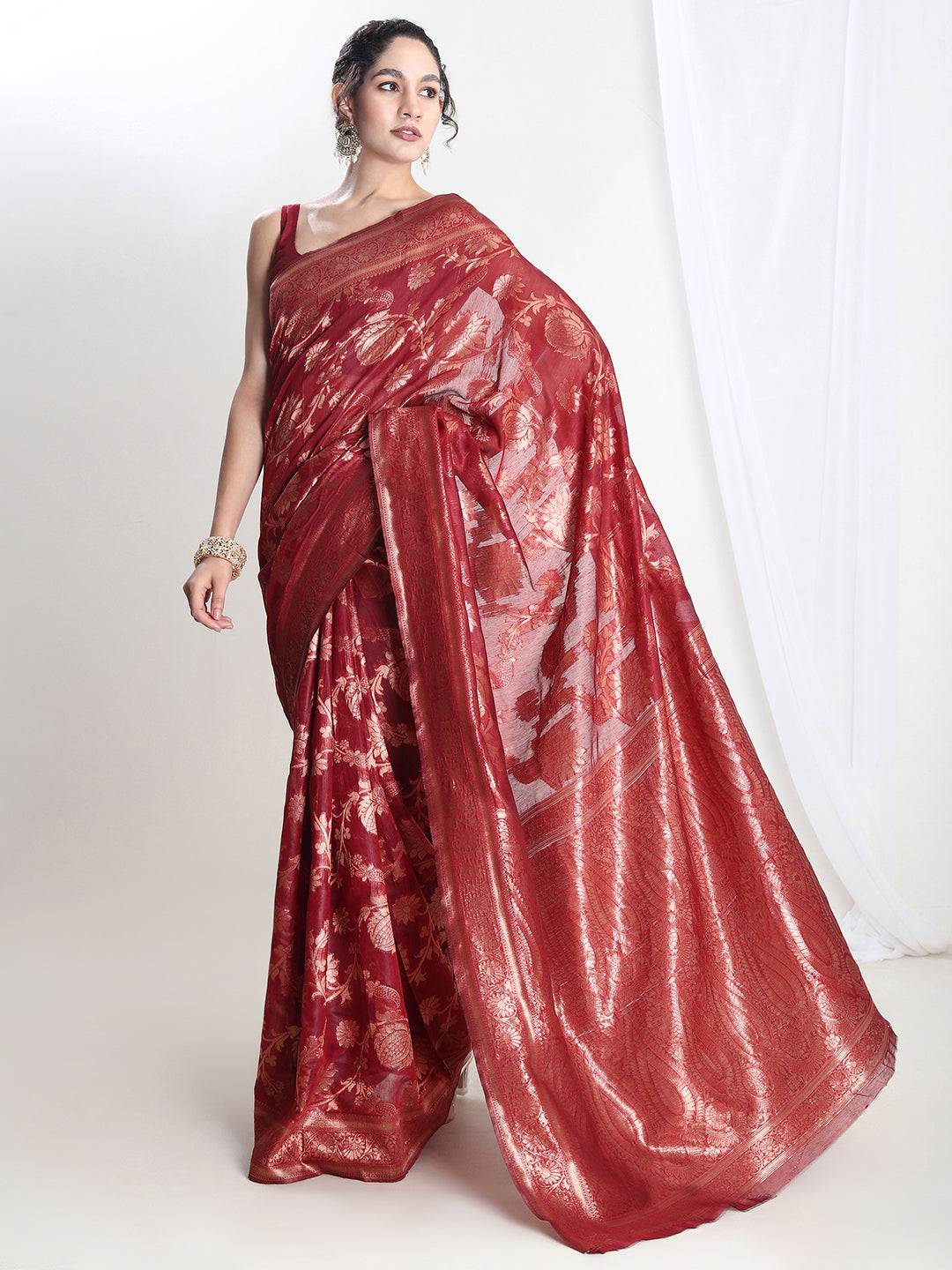 Janasya Red Silk Blend Floral Jacquard Saree