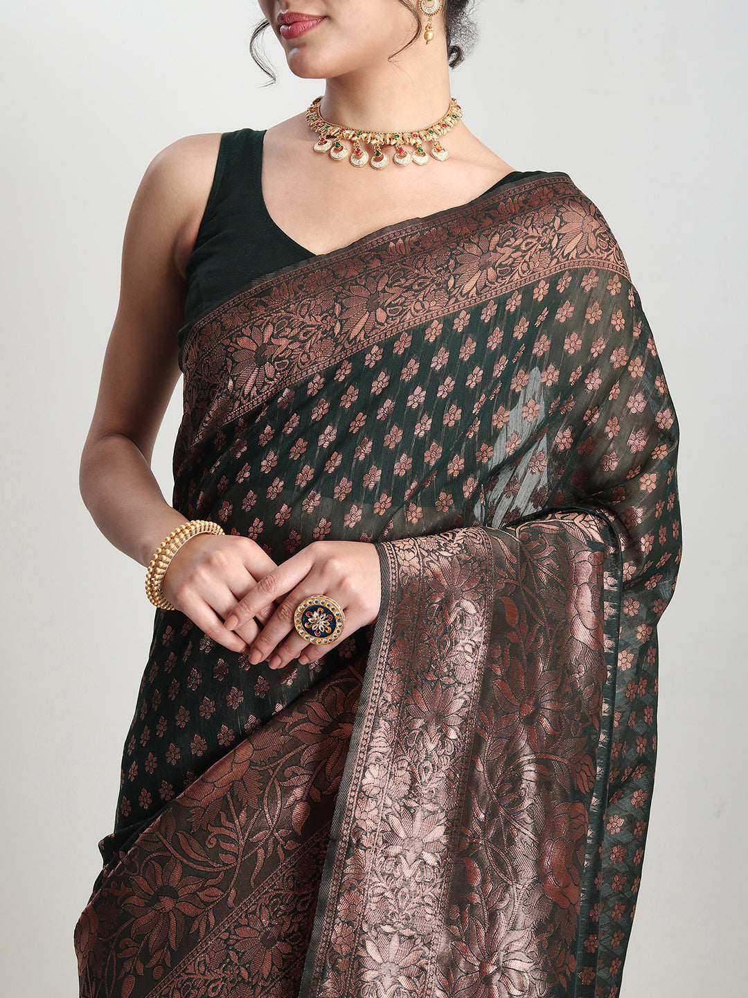 Janasya Dark Green Silk Blend Floral Jacquard Saree