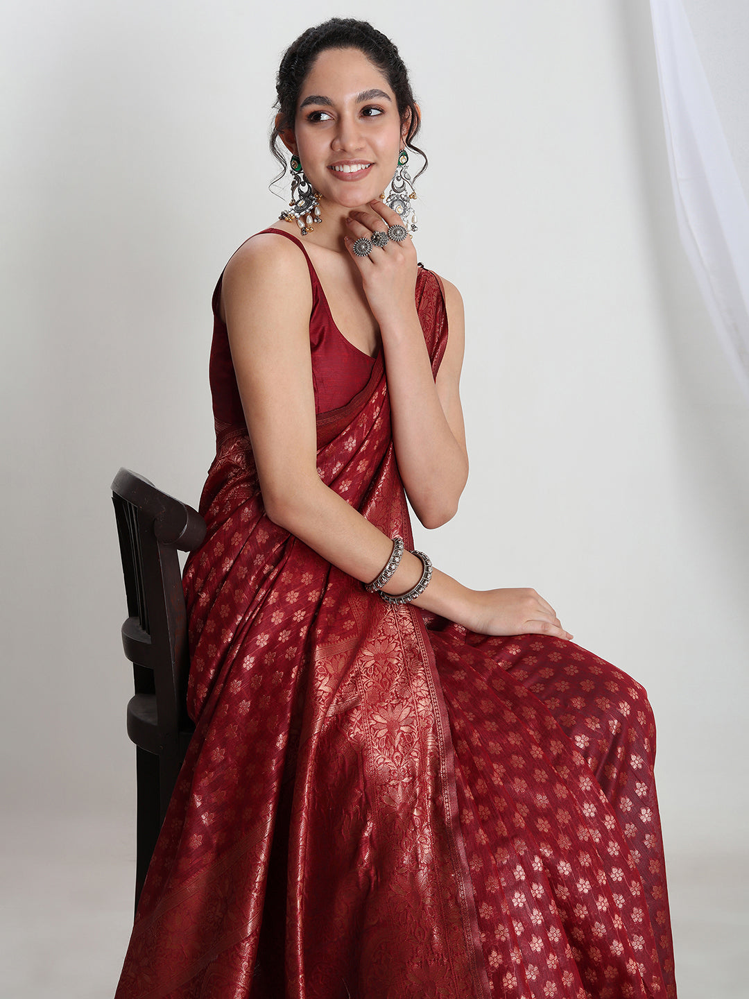 Janasya Red Silk Blend Floral Jacquard Saree