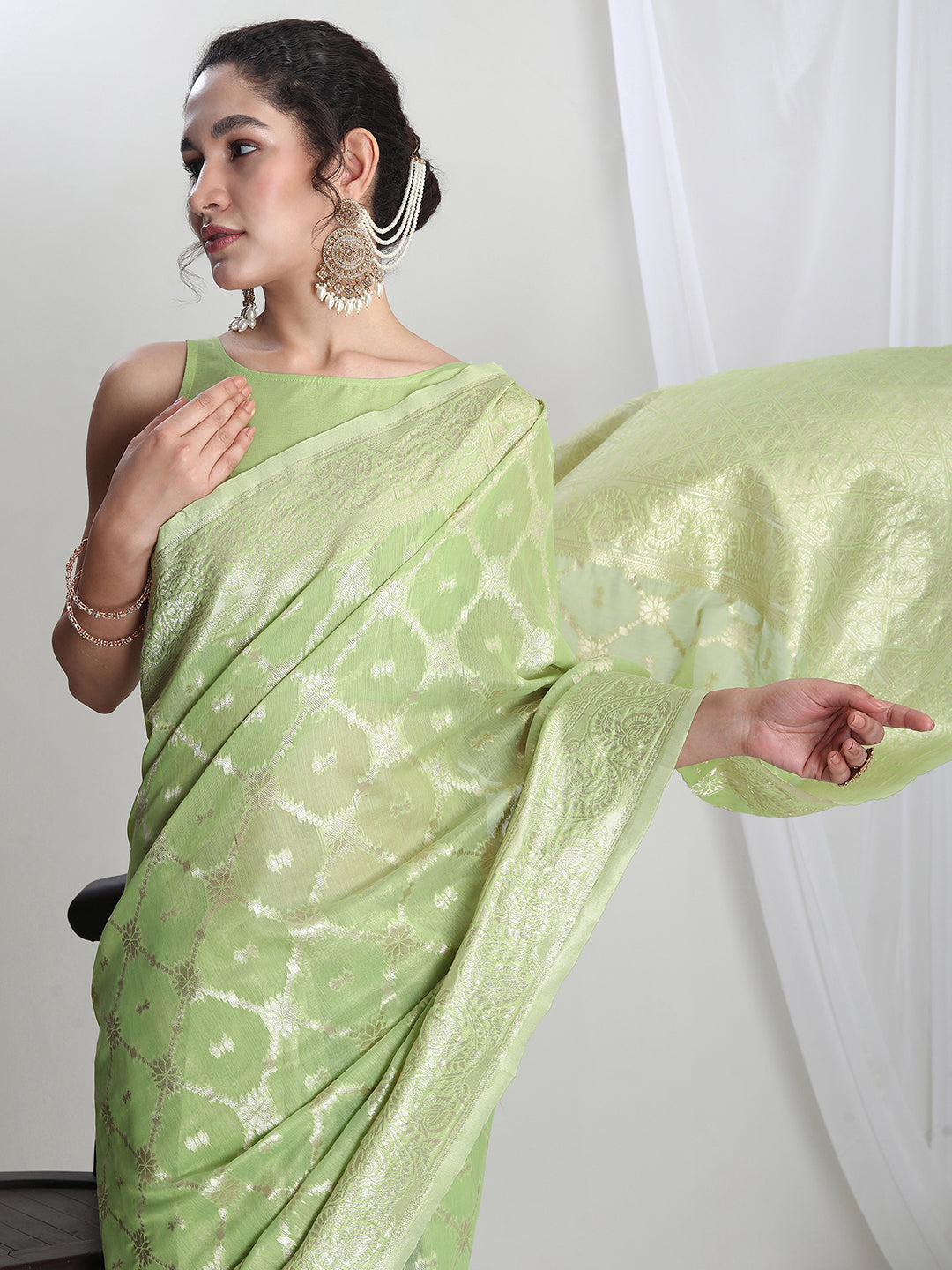 Janasya Light Green Silk Blend Geometric Jacquard Saree