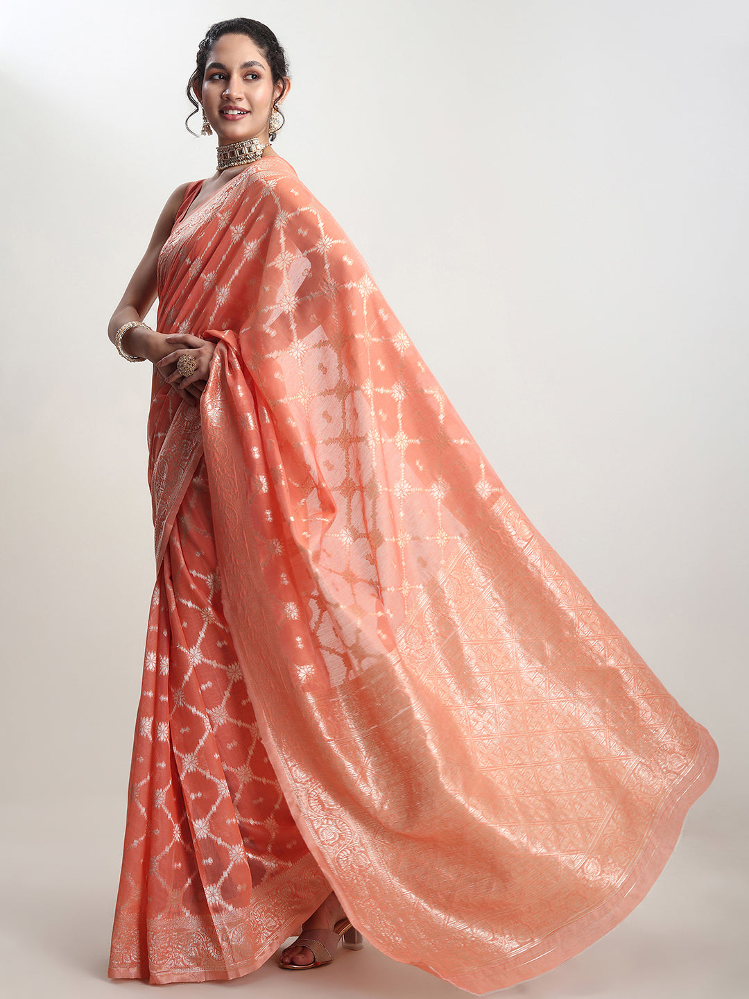 Janasya Peach Silk Blend Geometric Jacquard Saree - Distacart