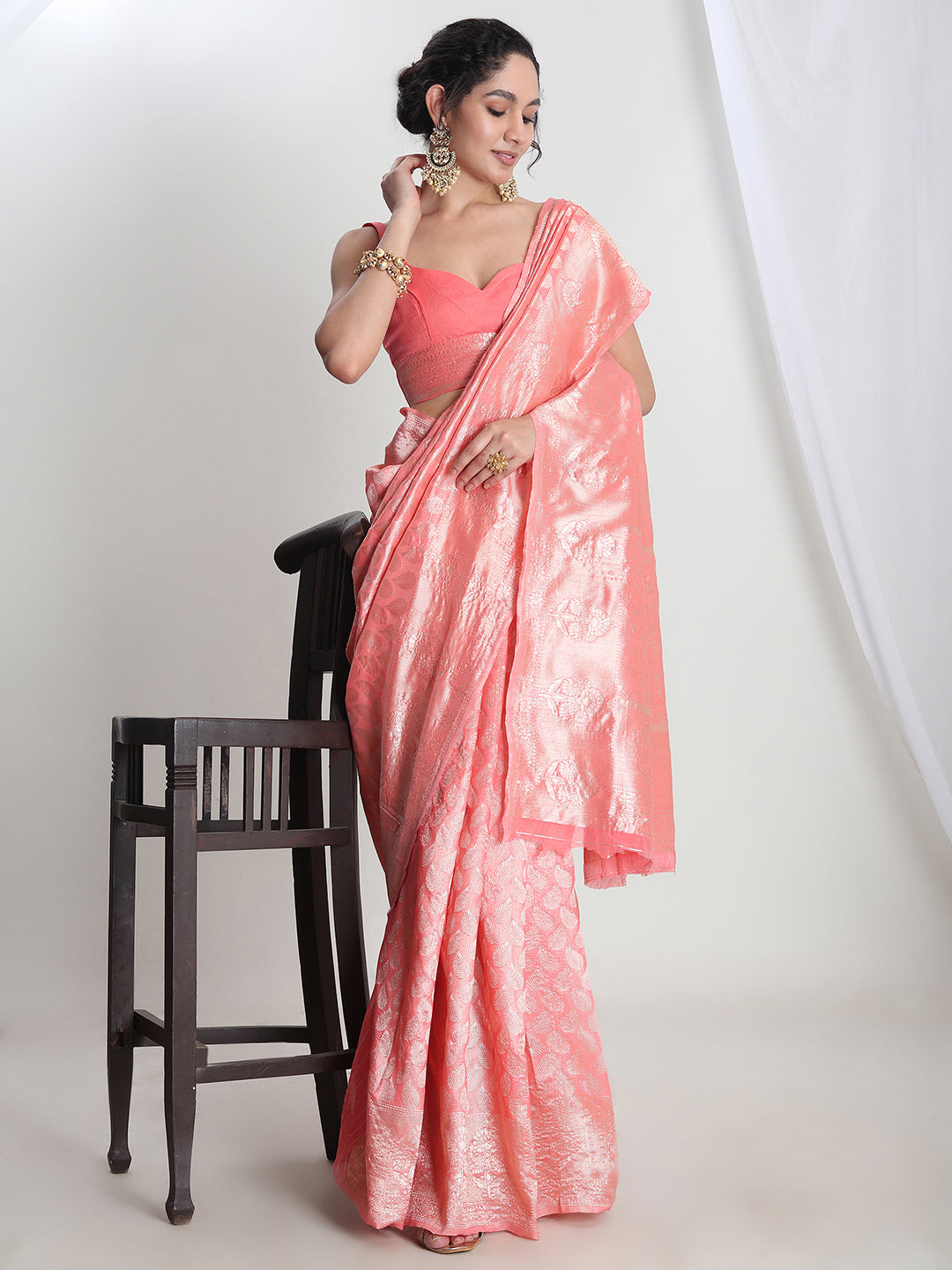 Janasya Peach Silk Blend Leaf Motifs Jacquard Saree