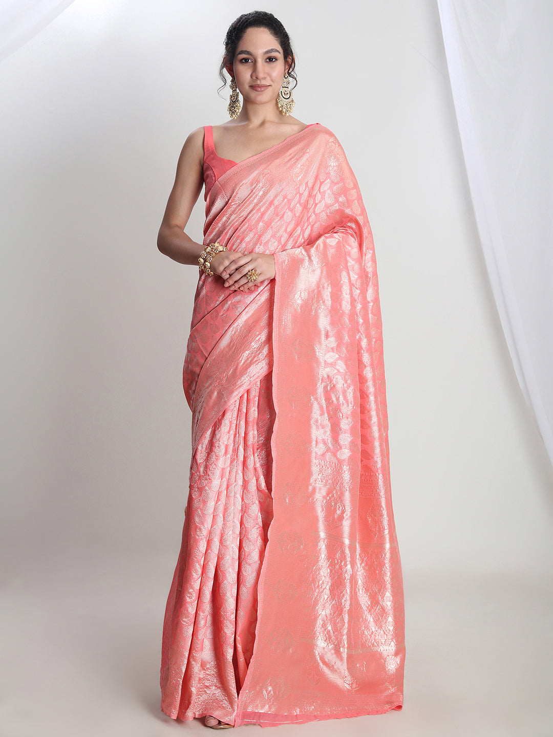 Janasya Peach Silk Blend Leaf Motifs Jacquard Saree