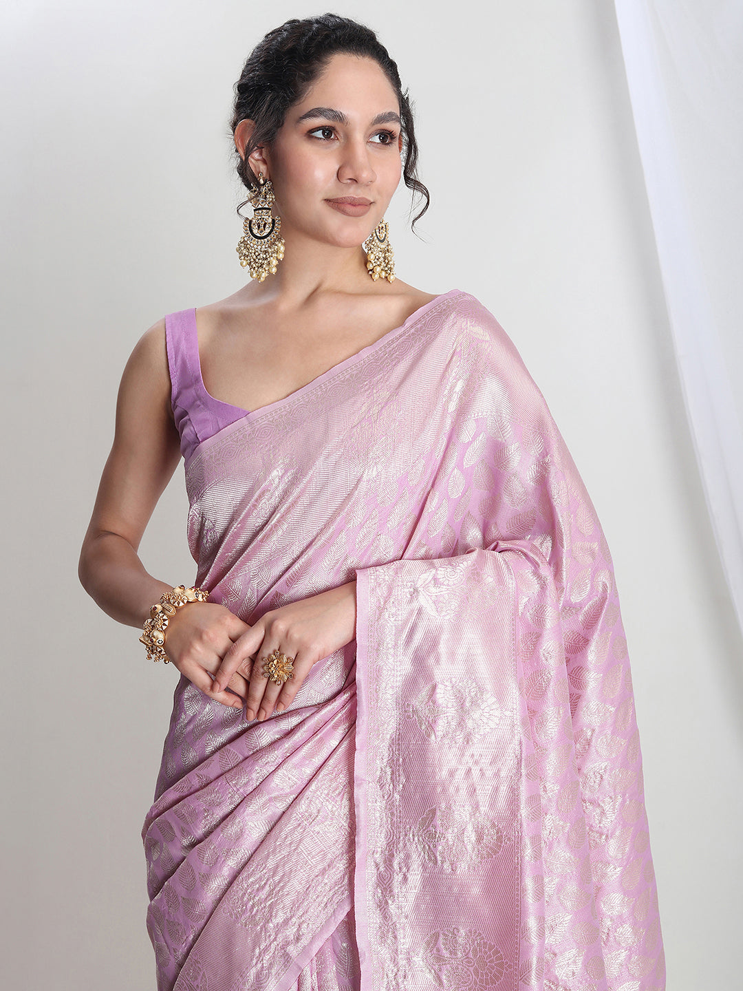 Janasya Lavender Silk Blend Leaf Motifs Jacquard Saree