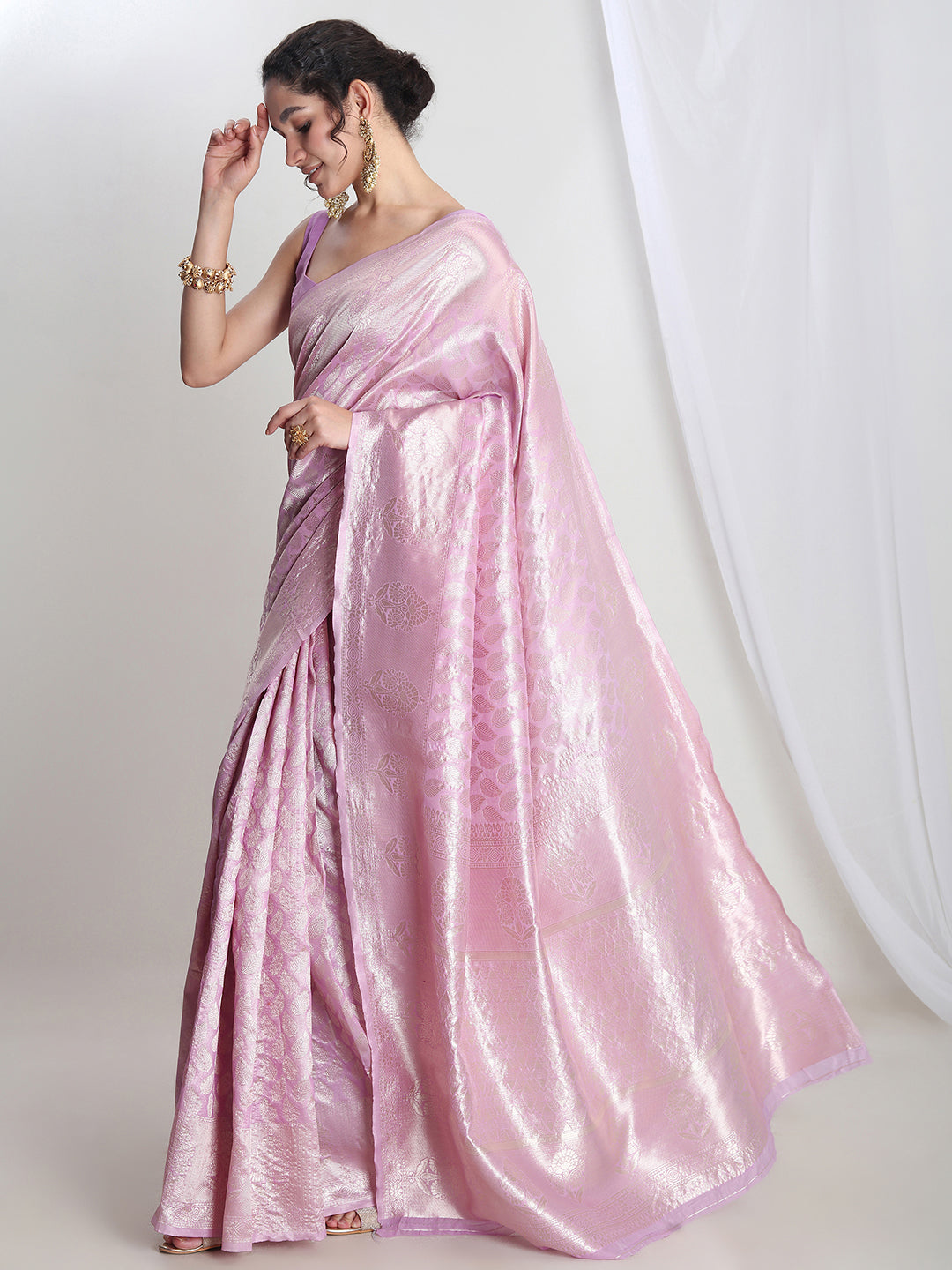 Janasya Lavender Silk Blend Leaf Motifs Jacquard Saree