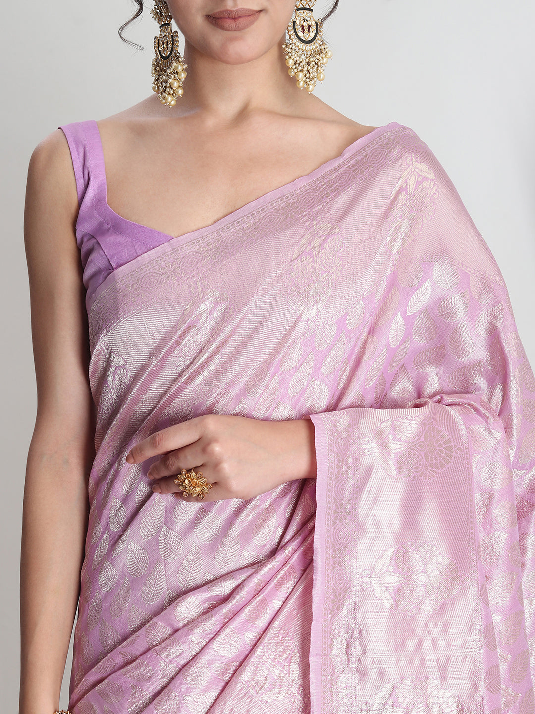 Janasya Lavender Silk Blend Leaf Motifs Jacquard Saree