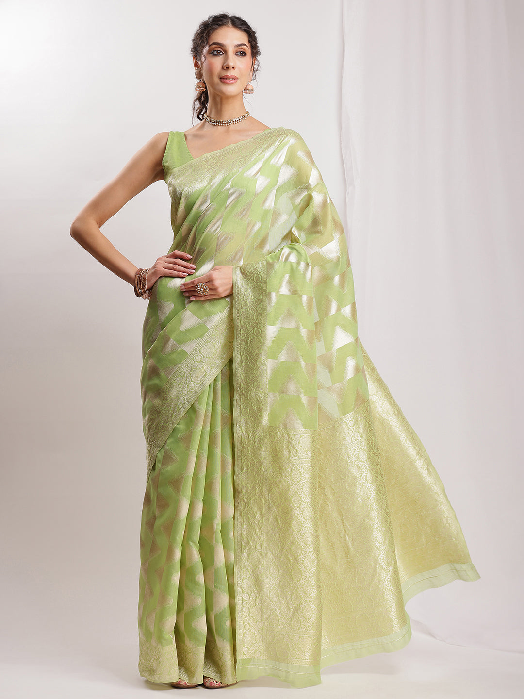 Janasya Navy Blue Silk Blend Geometric Jacquard Saree - Distacart